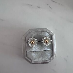Kate spade Daisy Earrings